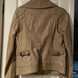 Women’s size medium beige Harley Davidson leather jacket